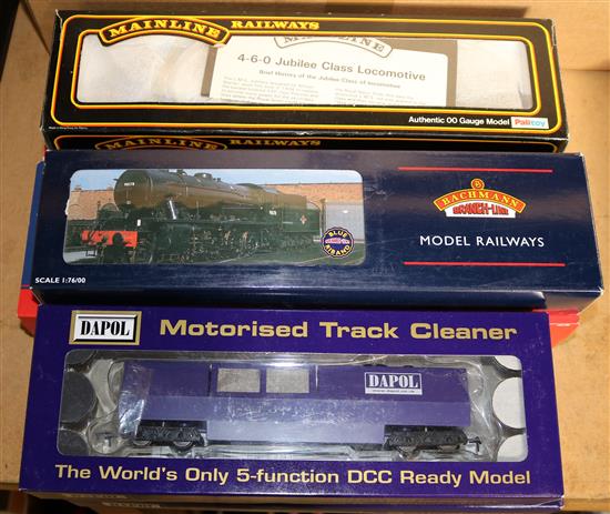 17 assorted boxed Backmann model trains